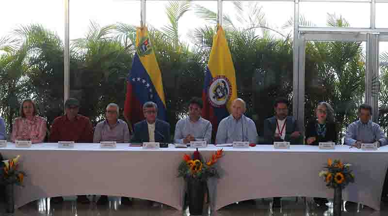 El Gobierno de Colombia y la guerrilla del Ejército de Liberación Nacional (ELN) terminaron este lunes en Caracas un primer ciclo de 21 días de negociaciones. Foto: EFE