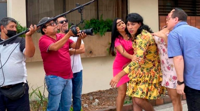 A los cómicos ecuatorianos se les sustrajeron sus celulares. Foto: Instagram de Jorge Toledo