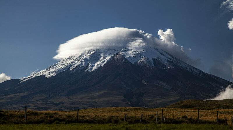 El volcán Cotopaxi se mantiene con una actividad que oscila entre baja y moderada. Foto: Julio Estrella / EL COMERCIO.