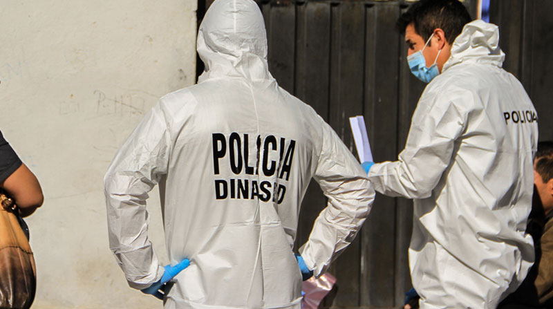 Imagen referencial. Agentes de la Dinased recabaron indicios del ataque armado en un local de Caupicho, sur de Quito. Foto: Flickr Ministerio del Interior