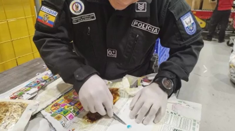 La Policía Nacional aprehendió 5 730 gramos de cocaína que se camuflaban en materiales que se enviarían desde agencias de correos. Foto: Policía