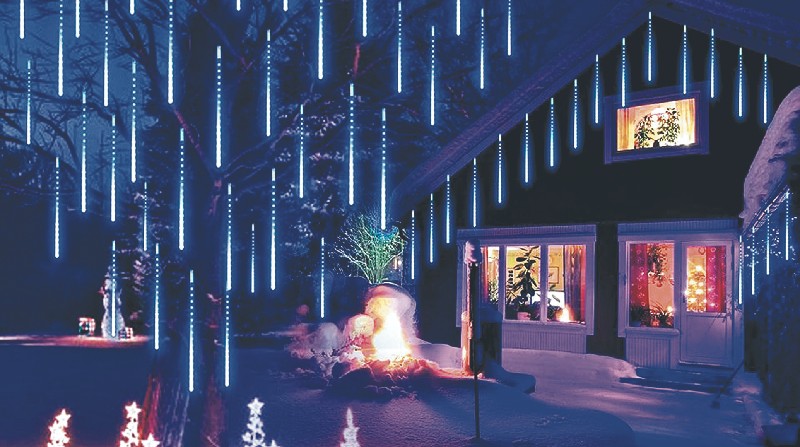 Cada vez es más común utilizar luces led para los adornos visuales navideños. Foto: unsplash
