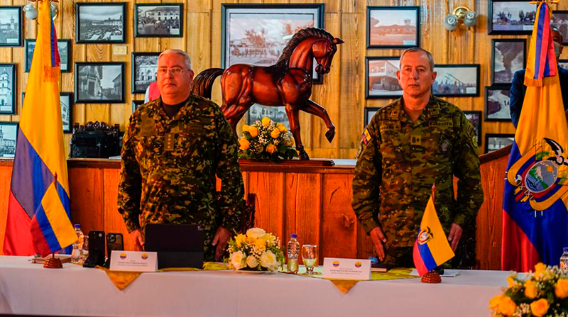 Autoridades militares de Ecuador y Colombia suscribieron compromisos, se implementará un plan estratégico contra el narcotráfico en fronteras y se ejecutará en el 2023. Foto: Ministerio de Defensa de Ecuador.