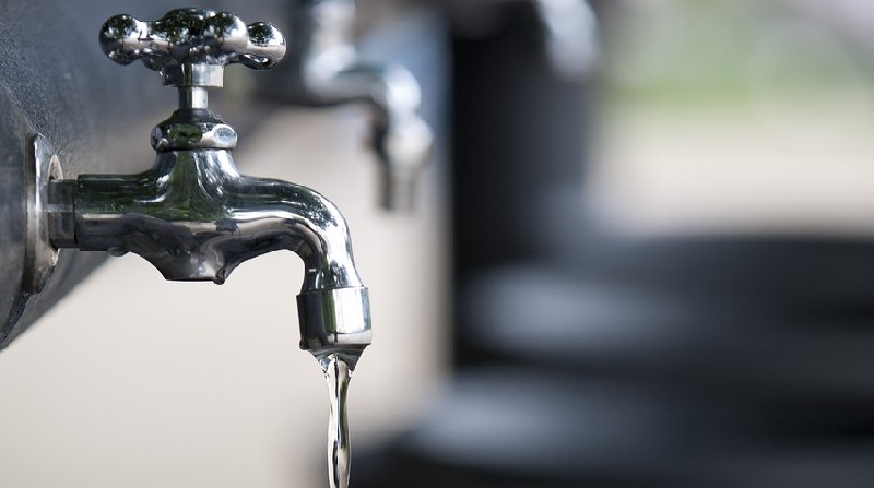 La Empresa del Municipio capitalino dijo que los cortes de agua en Quito se aplicaban para "garantizar el suministro" del líquido vital. Foto: Pixabay