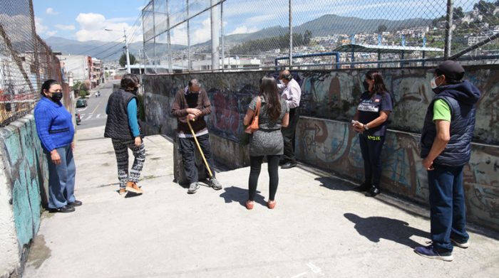 Imagen referencial. Los moradores de la ciudadela La Santiago, sur de Quito, se organizaron contra la delincuencia en junio del 2022. Foto: Julio Estrella / EL COMERCIO