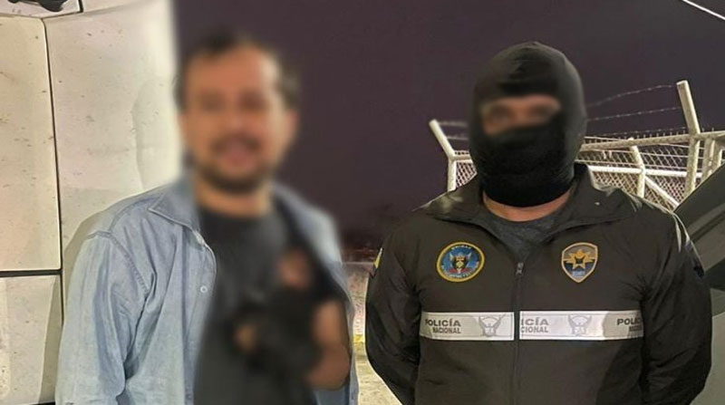 El ciudadano chileno, que fue secuestrado en Ecuador, tenía un vendaje en su mano izquierda en el momento de la liberación. La víctima fue agredida por sus captores en Durán. Foto: Cortesía Policía