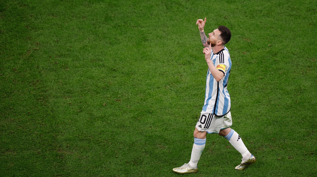 Lejos de los focos que hoy rodean a Lionel Messi, uno de los mejores futbolistas de la historia, Diego Schwarzstein, endocrinólogo argentino conoce los obstáculos de su camino hasta el Olimpo del fútbol. Foto: EFE