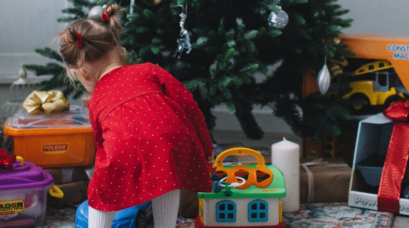 El regalo de Navidad será, como cada año, una incógnita que alegra a cada niño. Foto: Pexels