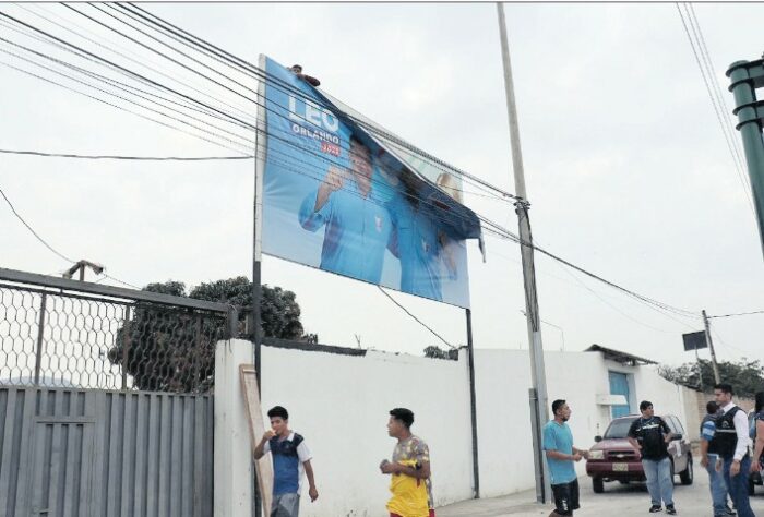 En ciudades como Guayaquil y Quito hay vallas y paredes pintadas que apoyan a movimientos políticos en precampaña. Foto: EL COMERCIO