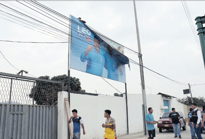 En ciudades como Guayaquil y Quito hay vallas y paredes pintadas que apoyan a movimientos políticos en precampaña. Foto: EL COMERCIO