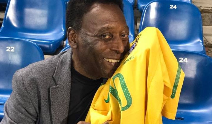 Pelé contribuyó al icónico número 10 de las camisetas que se entregaban a los mejores jugadores de las selecciones. Foto: Facebook Pelé
