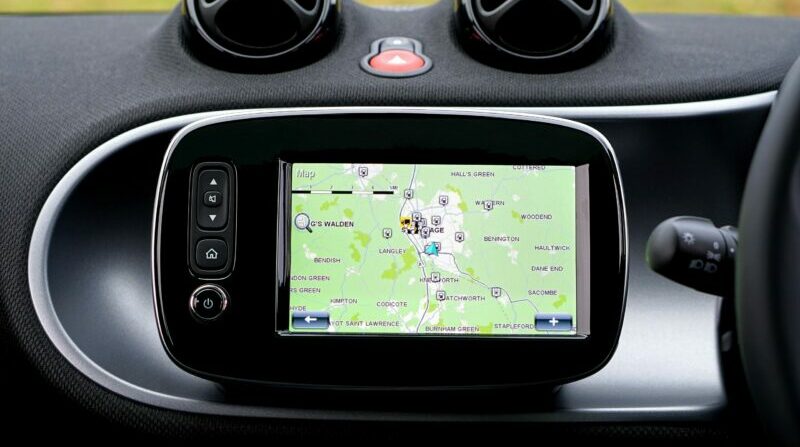 Imagen referencial. La aplicación GPS ayudará a evitar tramos con malas condiciones. Foto: Pexels.