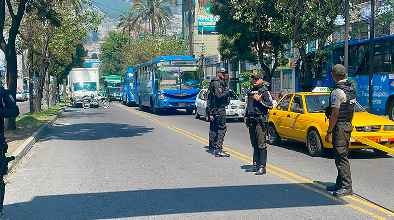 Un nuevo caso de sacapintas se registró en el sur de Quito, este 29 de diciembre del 2022. La Policía busca a los responsables. Foto: Cortesía/Policía