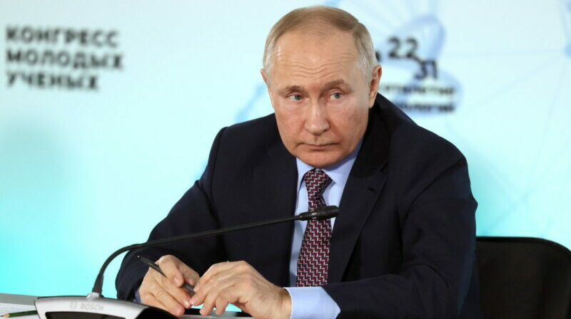 El primer mandatario de Rusia, Vladimir Putin, habría considerado utilizar armamento nuclear contra Ucrania. Foto: EFE.