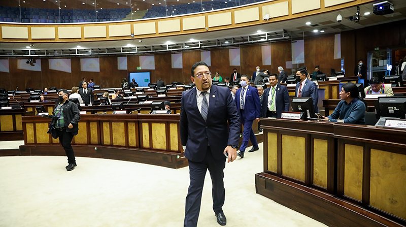 El comunicado de la Legislatura es suscrito por el presidente de la Asamblea, Virgilio Saquicela. Foto: Flickr Asamblea