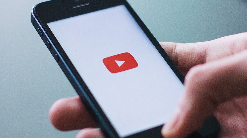 Youtube avisaría cuánto tiempo se podría tarde un video en subirse. Foto: Pixabay
