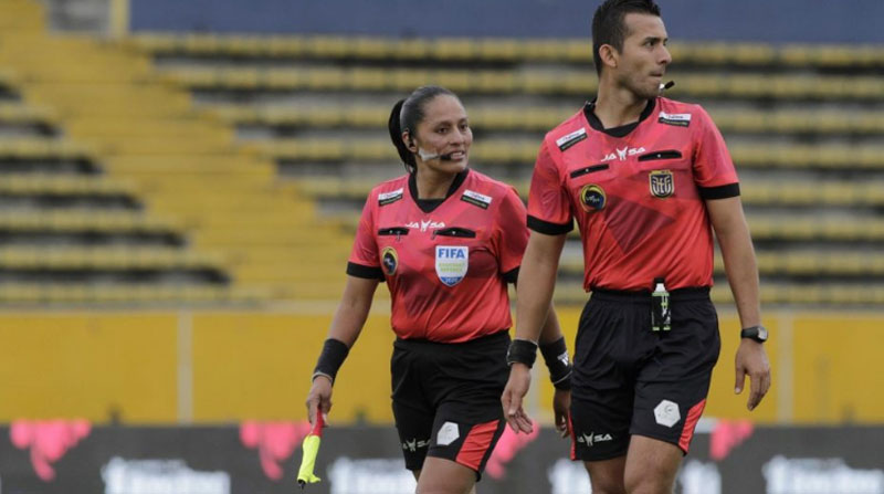 Mónica Amboya, árbitra ecuatoriana que estará como asistente en el próximo Mundial femenino. Foto: Federación Ecuatoriana de Fútbol (FEF).