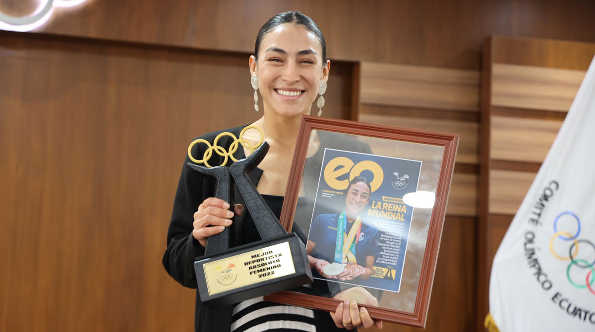 Gabriela Vargas recibió el reconocimiento a la mejor deportista de Ecuador en el 2022. Foto: @PatinajeEcuador