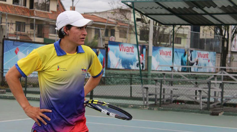 Andrés Vásquez, tenista con discapacidad auditiva, también jugará el Abierto de Australia 2023. Foto: @FEDEAZUAY