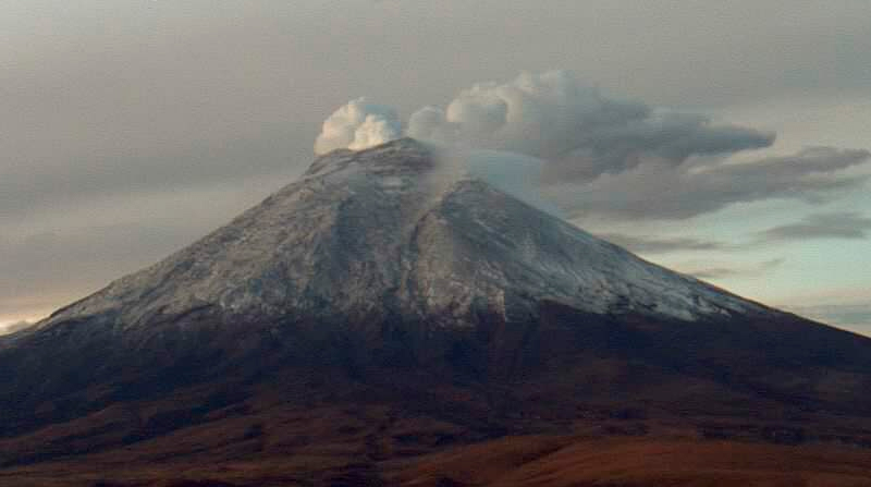 El volcán Cotopaxi está en proceso eruptivo desde mediados de octubre de 2022. Foto: @IGecuador
