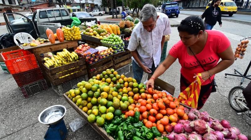 Algunos productos registraron alza en el Mercado mayorista Montebello, en Guayaquil. Foto: Enrique Pesantes / EL COMERCIO