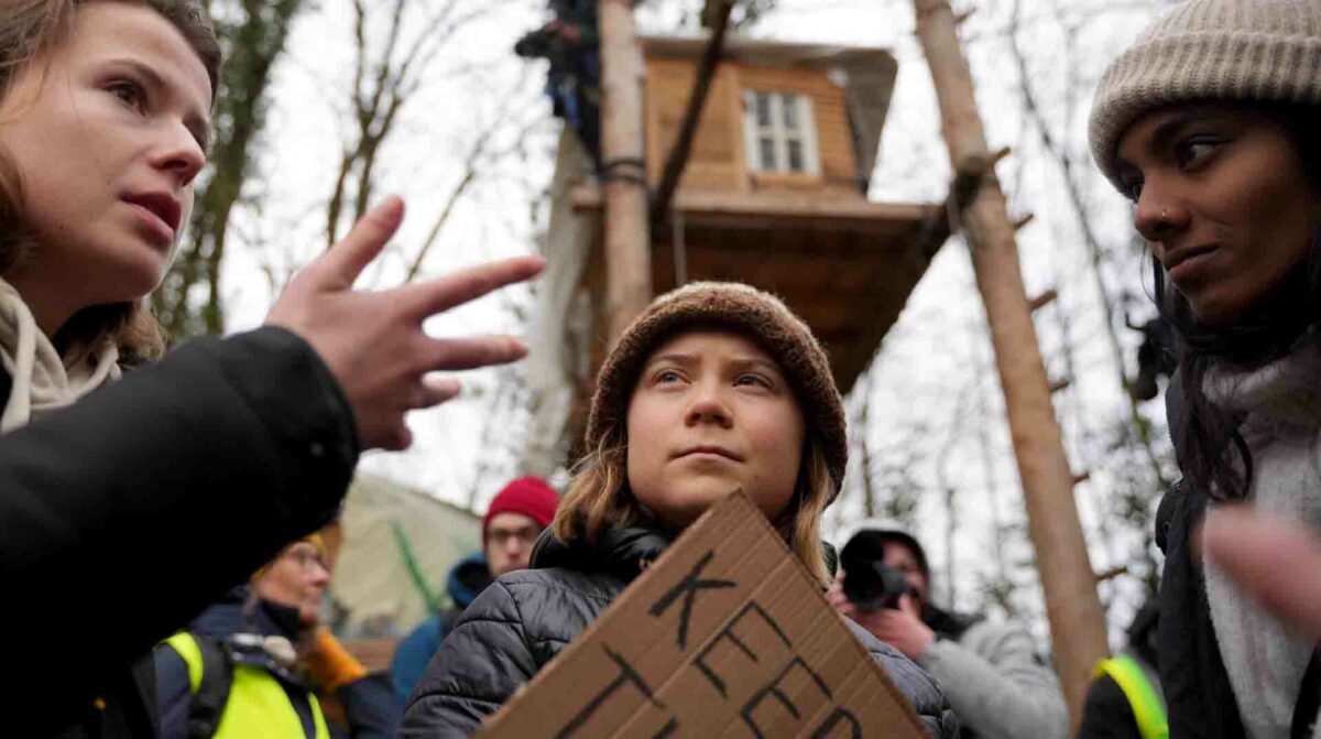 Arresto de Greta Thunberg es cuestionado en redes y lo tildan de "montaje"