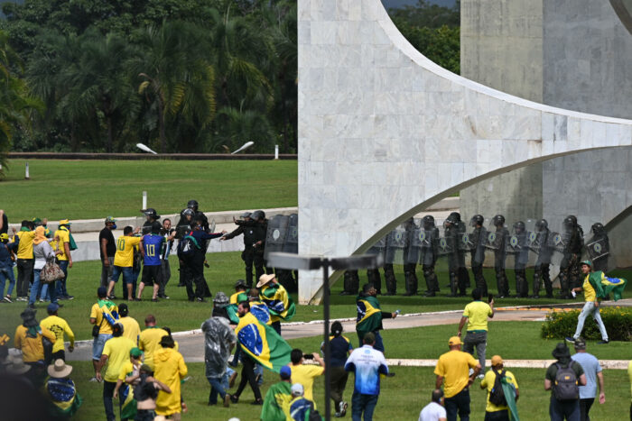 Manifestantes opositores a Lula da Silva invaden el Congreso, la Corte Suprema y el Palacio Presidencial. Foto: EFE