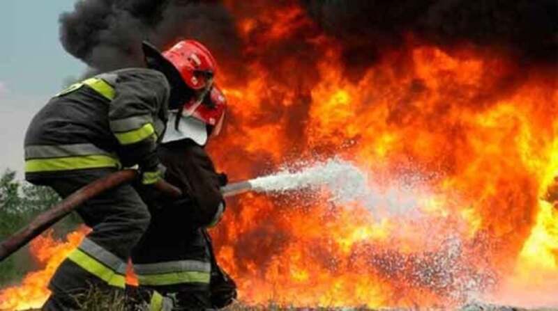Imagen referencial. Los bomberos que fueron los primeros en responder a las llamadas de auxilio y apagar el incendio. Foto: Pexels