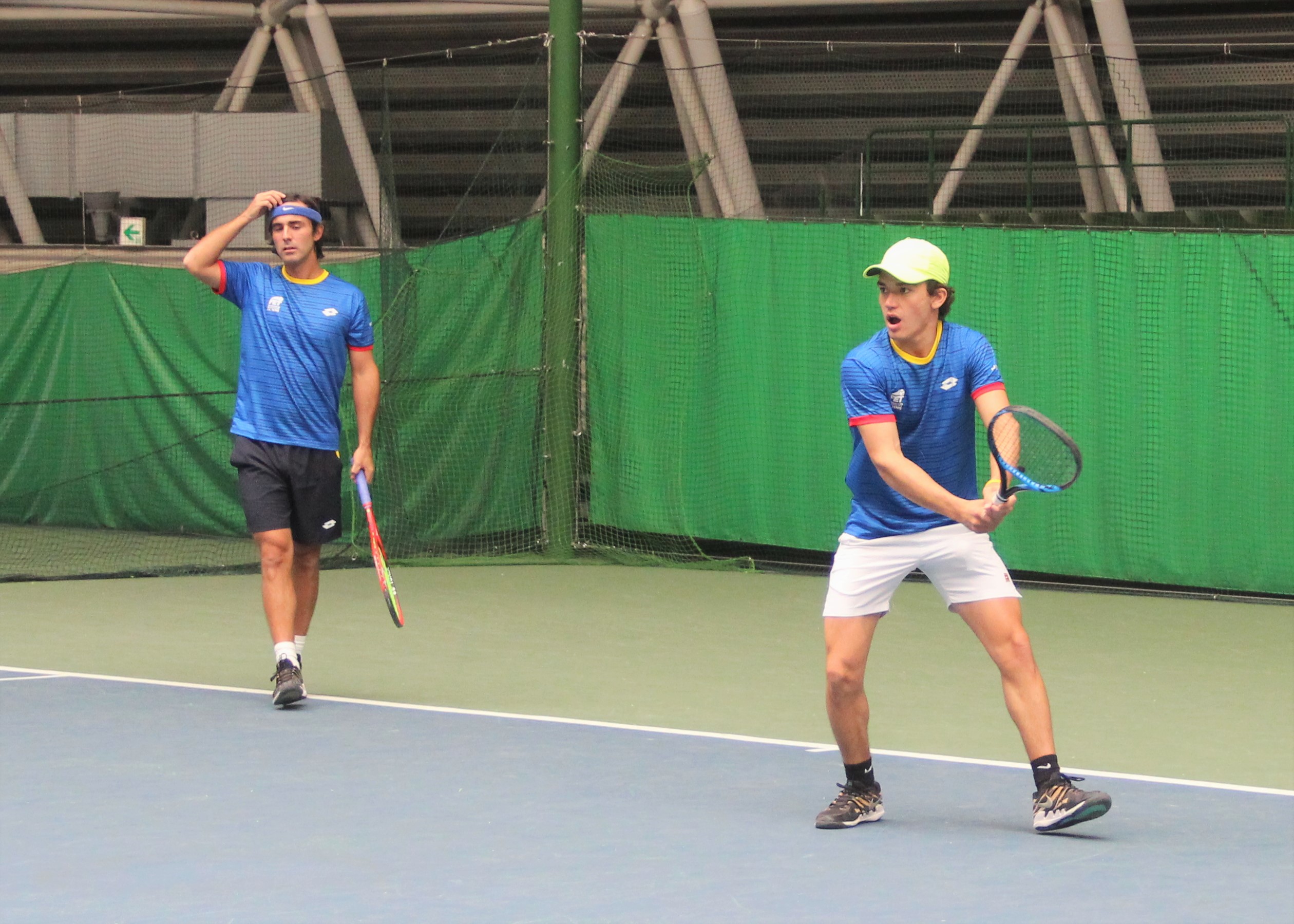 Diego Hidalgo y Cayetano March, miembros del equipo de Copa Davis, en un entrenamiento del 2020. Foto: FEF