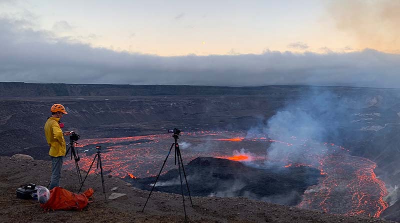 La cumbre del volcán Kilauea comenzó su actividad eruptiva en Hawai el jueves, 5 de enero de 2023. Foto: Twitter @USGSVolcanoes