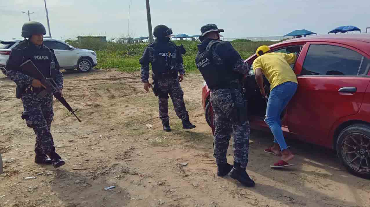 Imagen referencial. Efectivos de la Policía Nacional lograron rescatar a un menor secuestrado en Santo Domingo. Foto: Twitter Policía Ecuador