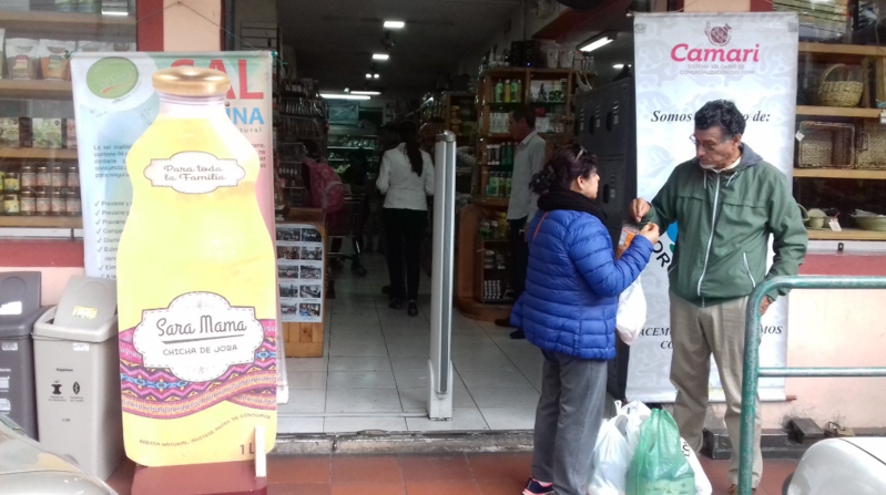 Las gaseosas, snacks, cervezas, agua y leche fueron las categorías más vendidas en las tiendas del Ecuador durante el mes de diciembre. Foto: archivo/ El Comercio