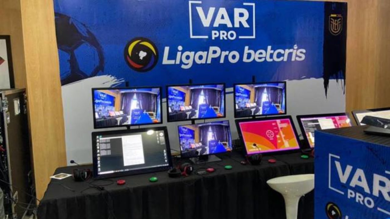 El Sistema de Video Arbitraje (VAR) se implementará desde la segunda fase en todos los partidos de la LigaPro. Foto: LigaPro