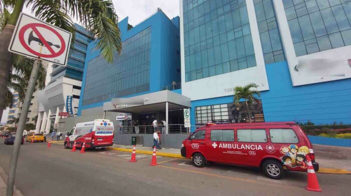 Dos hombres fueron detenidos como sospechosos del ataque armado que se registró en un hospital de Guayaquil. Foto: EL COMERCIO