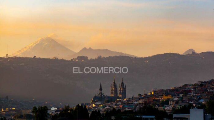 La mañana de este jueves, 26 de enero de 2023, Quito amanece con el cielo despejado y sol radiante. Foto: Patricio Terán / EL COMERCIO