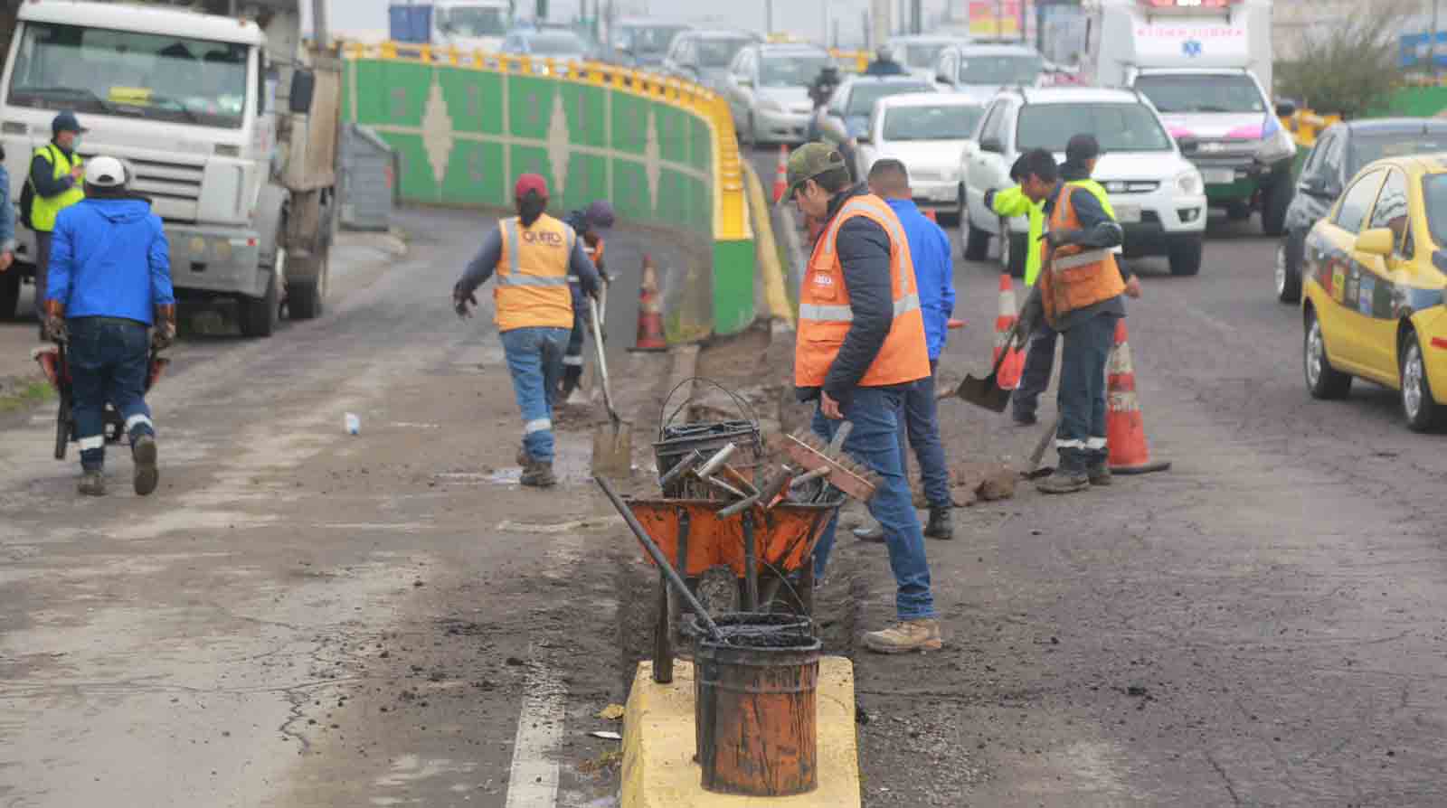 La repavimentación de la avenida 10 de Agosto, en Quito, se inició este 31 de enero de 2023. Foto: Julio Estrella / EL COMERCIO