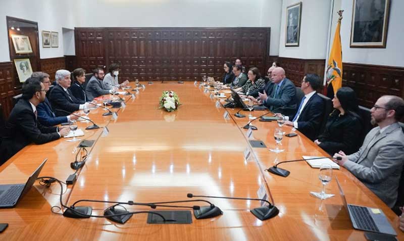 El vicepresidente Alfredo Borrero mantuvo una reunión con representantes del Banco Mundial. Foto: Twitter Vicepresidencia