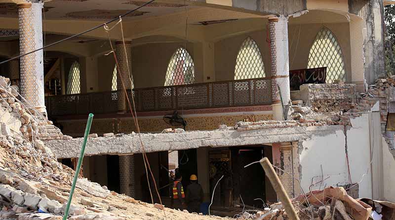 Las autoridades de Pakistán elevaron a 100 el número de muertos y situaron en 53 los heridos tras el atentado a una mezquita. Foto: EFE