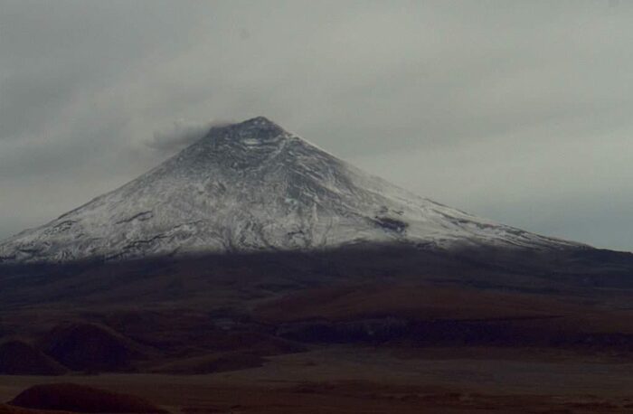 Imagen del volcán Cotopaxi captada este domingo por el Geofísico. Cortesía del Instituto Geofísico de la Escuela Politécnica