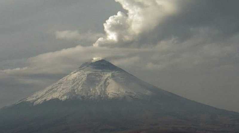 El volcán Cotopaxi se mantiene activo desde el 2015. Foto: Cortesía IG
