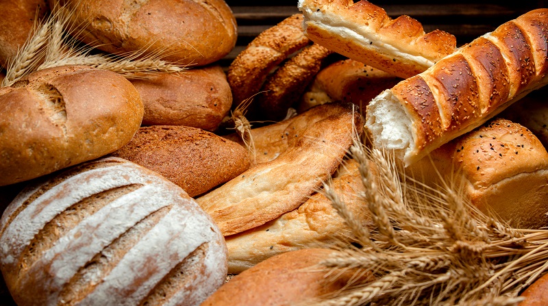 El pan como alimento no debería estar rechazado en nuestra dieta, pero debe consumirlo con cuidado. Foto: Freepik