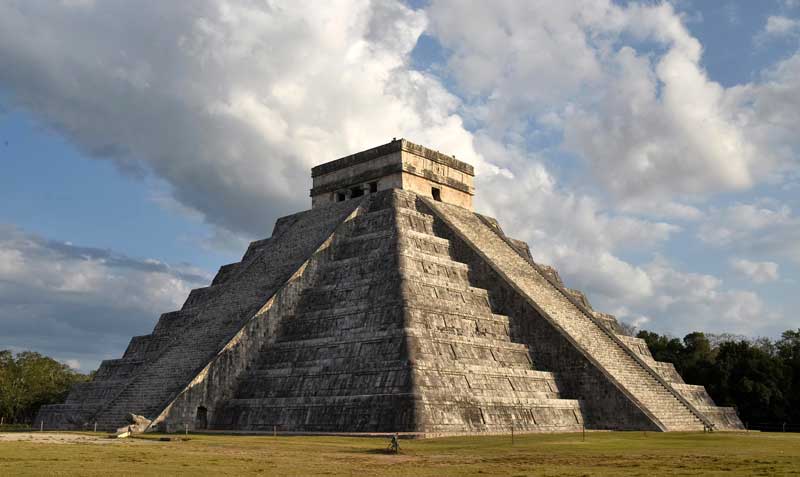 El castillo de Chichén Itzá en México es considerado una de las nuevas siete maravillas del mundo moderno. Foto: archivo / EFE
