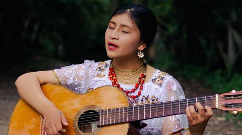 La artista y tiktokera Ñusta Picuasi, conocida como la Ariana Grande de Otavalo. Foto: Internet