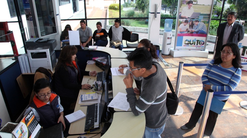 Las personas que realizan actividades económicas en Quito deben realizar el pago de la patente. Foto: Archivo / EL COMERCIO