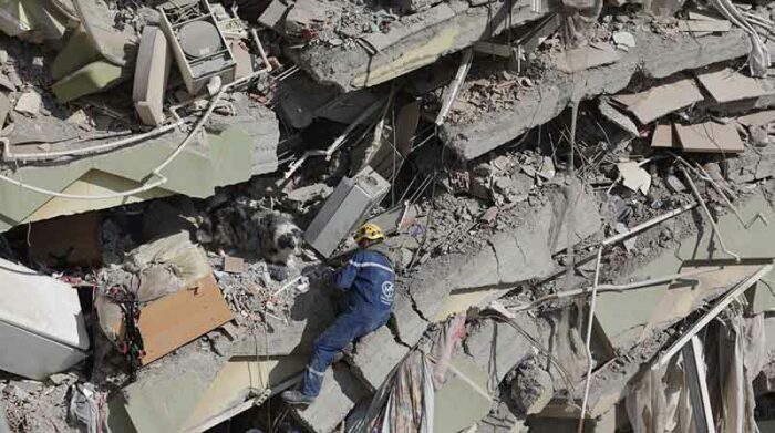 Los devastadores terremotos de esta semana en Turquía y Siria se cobran ya la vida de más de 28 000 personas. Foto: EFE