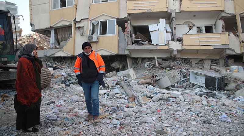 El balance de muertos a causa de los terremotos registrados en el sur de Turquía, cerca de la frontera con Siria, ascendió a más de 36 200. Foto: EFE