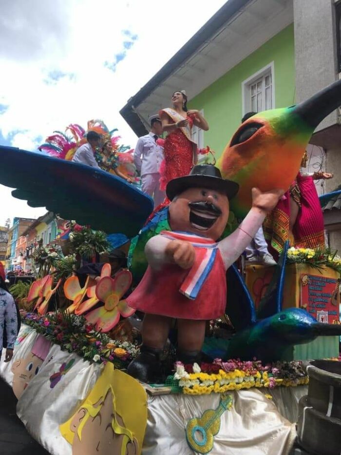 El Taita Carnaval es uno de los personajes de las fiestas de la ciudad de Guaranda, en Bolívar. Foto: Cortesía. 