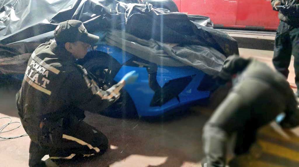 El auto de alta gama que arrolló a un peatón fue localizado por la Policía Nacional en Quito. Foto: Twitter Policía Nacional