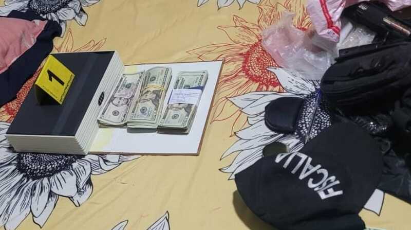 La Policía y Fiscalía encontraron fajos con dólares en el domicilio del fiscal, que no acusó penalmente a Junior R. Foto: Policía Nacional