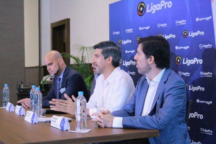 El convenio impulsa el pago de impuestos con los valores que LigaPro transfiere a los clubes de fútbol. Foto: Cortesía SRI